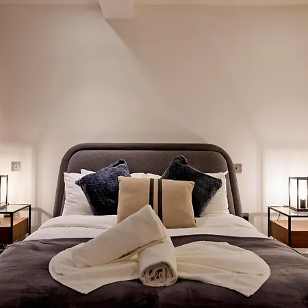 Imperial Victoria Square Apartment London Exterior photo