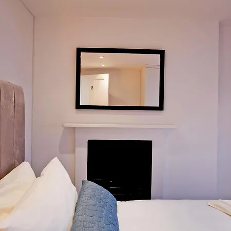 Imperial Victoria Square Apartment London Exterior photo