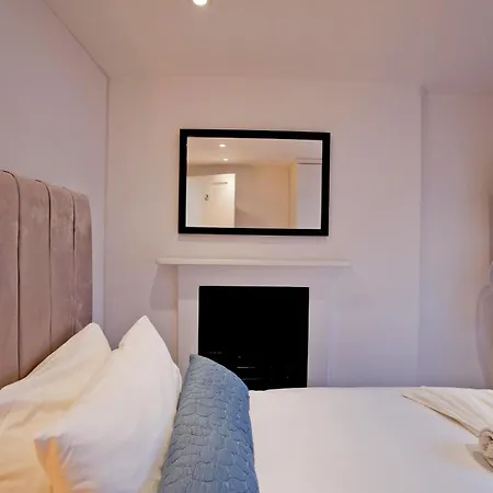 Imperial Victoria Square Apartment London Exterior photo