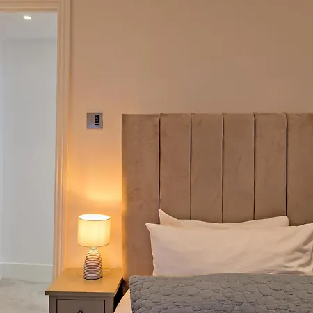 Imperial Victoria Square Apartment London Exterior photo