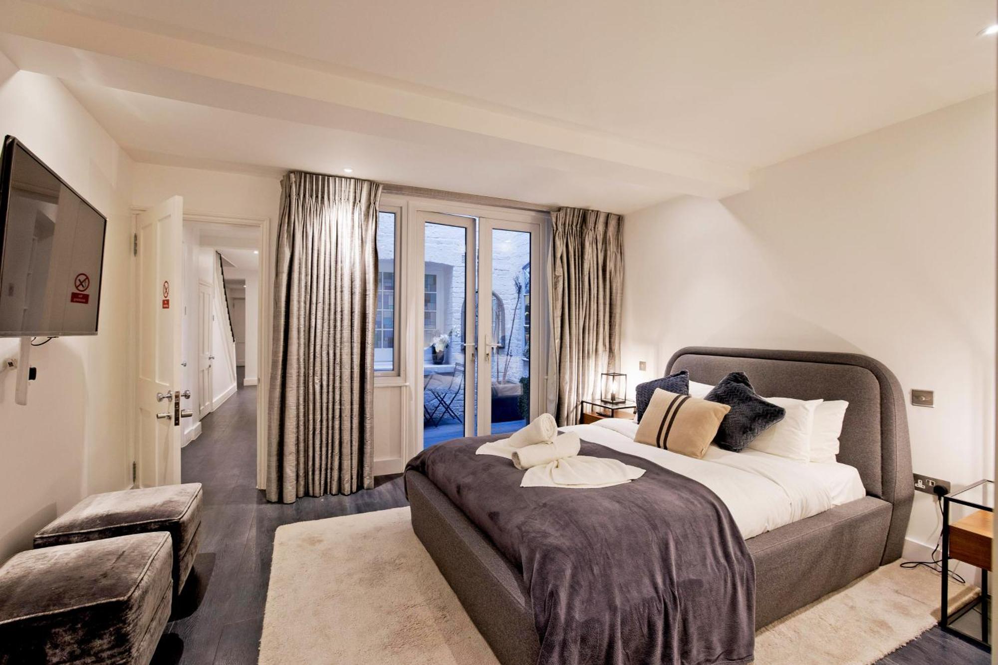 Imperial Victoria Square Homestay London