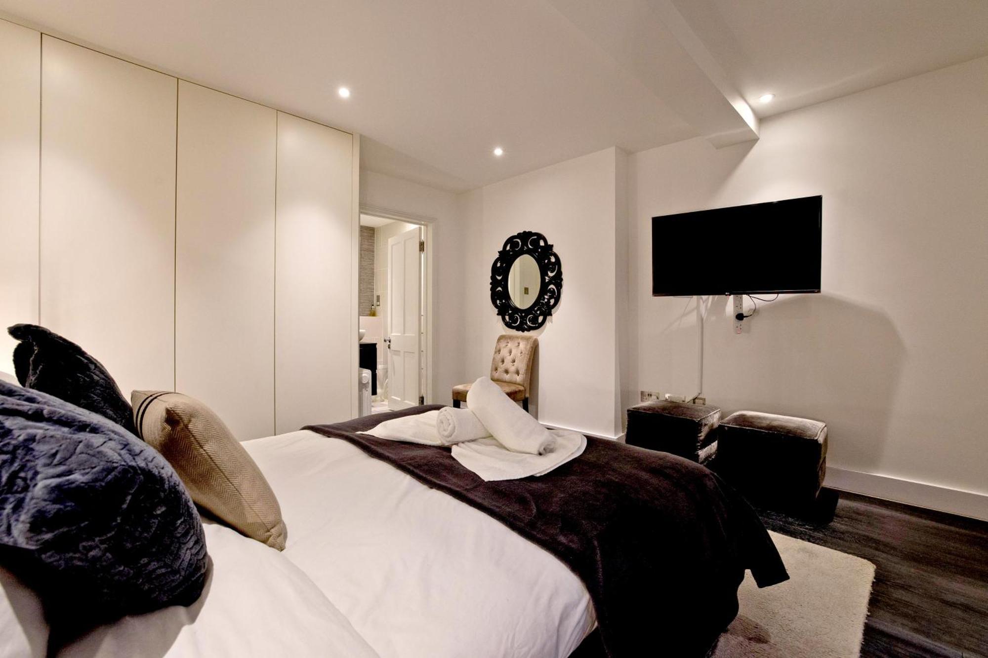 Imperial Victoria Square Homestay London