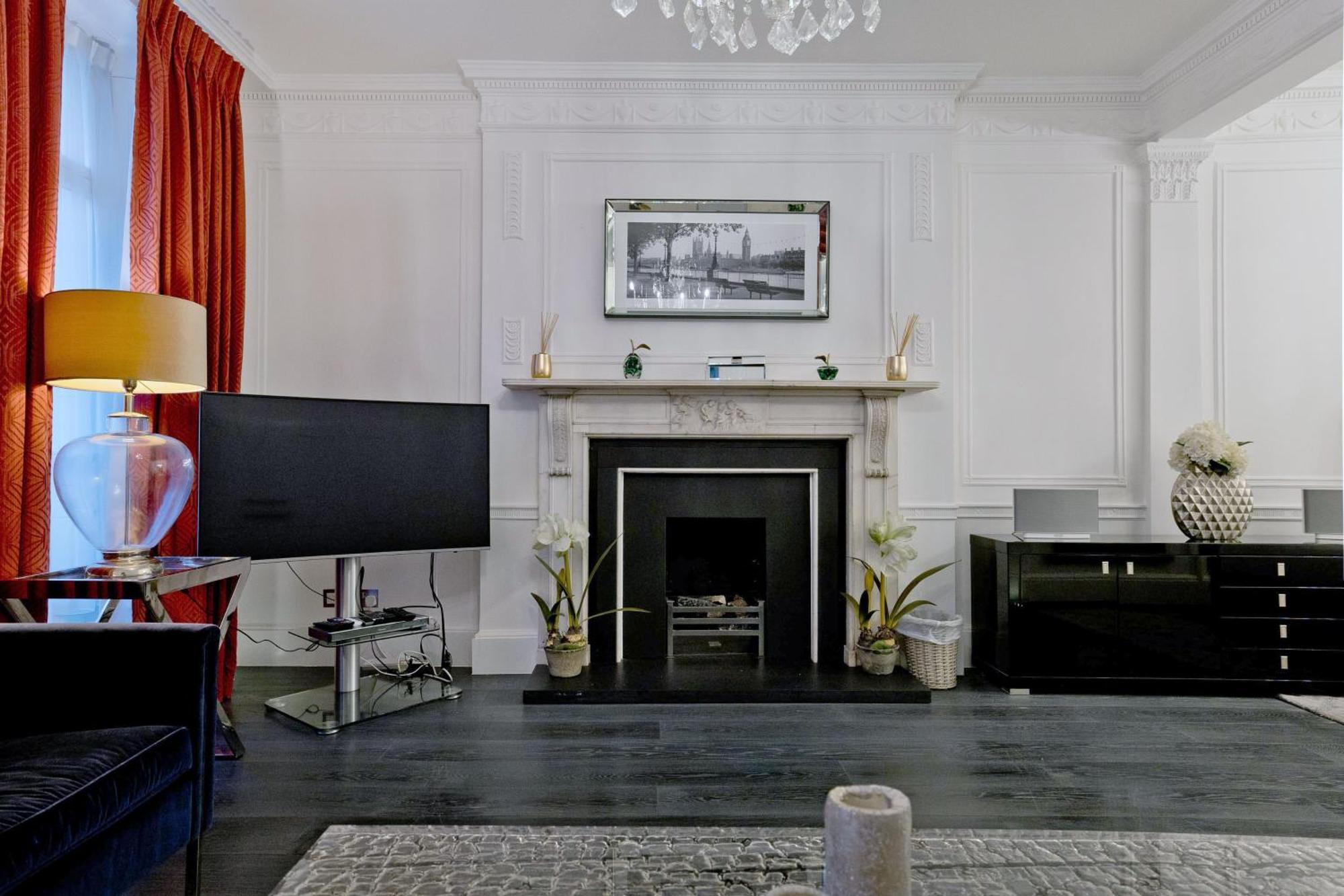 Imperial Victoria Square Homestay *