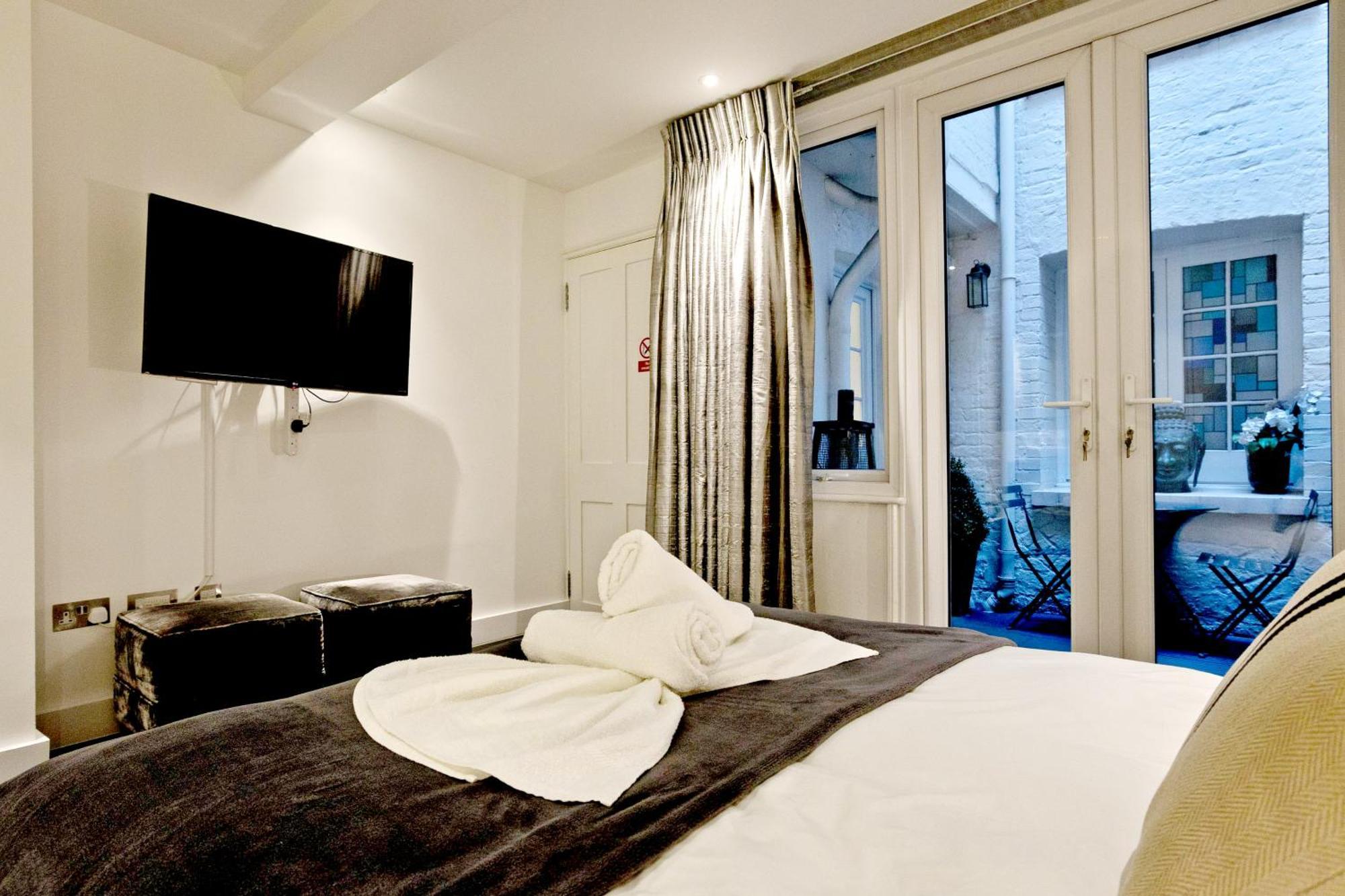 Homestay Imperial Victoria Square London