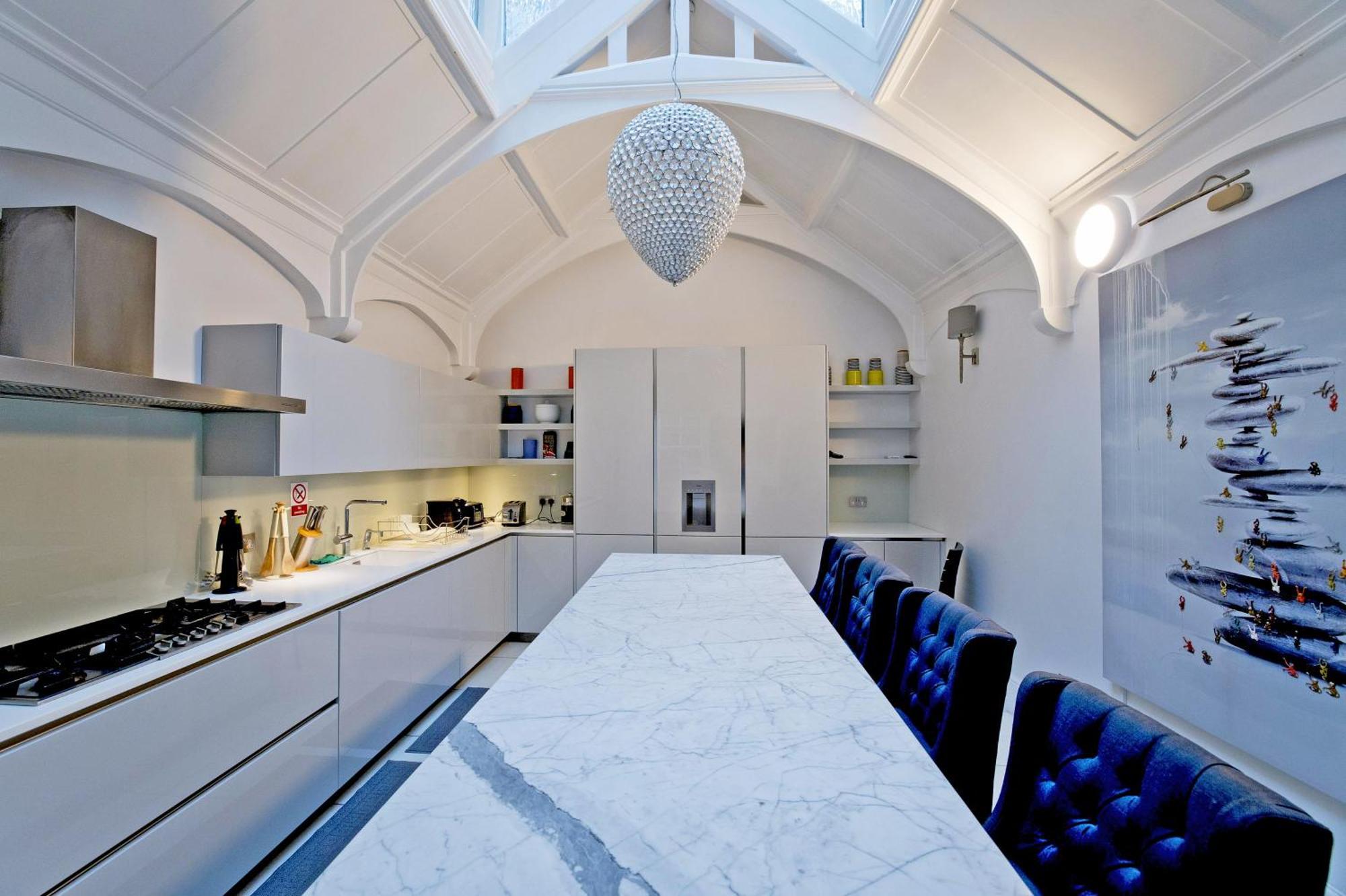 Imperial Victoria Square Homestay London